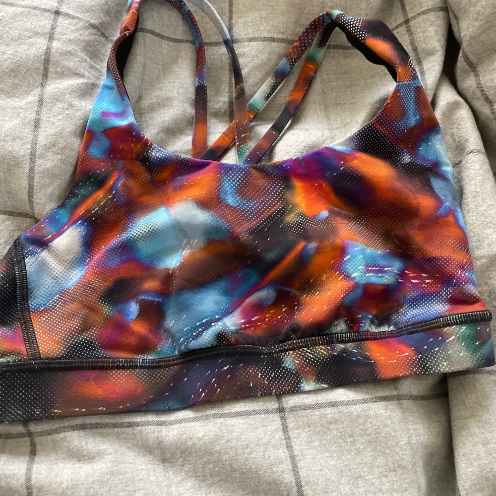 Lululemon sports bra size 6
